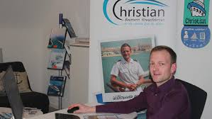 Christian baumann (born february 25, 1995) is a swiss male artistic gymnast and a member of the national team. Verruckt Nach Meer Am Counter Aus Der Tv Serie Ins Eigene Reiseburo