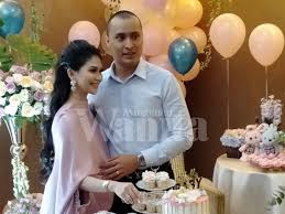 Nur anzalna md nasir (born 9 january 1988), also known as anzalna nasir is malaysian actress and commercial model. Bakal Dapat Anak Lelaki Pelakon Anzalna Cipta Sejarah Dalam Keluarga Mingguan Wanita