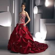 Der angeklagte importierte brautkleider aus china nach deutschland. 2016 Gotik Burgunder Hochzeitskleid Ballkleid Mit Bestickt Plissierten Hochzeitskleid China Mainland Hochzeitskleid China Hochzeitskleid Ballkleid Kleider