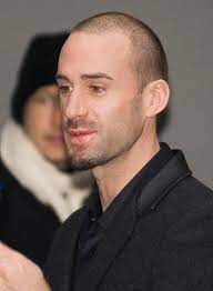 Shakespeare in love star joseph fiennes told the guardian in 2016 that he shares a special bond with his fraternal twin brother jacob, a conservationist. Joseph Fiennes Wikipedia