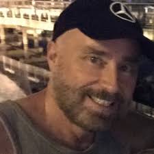 As if today doesn't suck enough, my 18 yo is crossing the rainbow bridge 🌈  in a few hours. I am barely keeping it together 😳