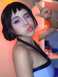 Minha fav das #huntrix ✨️ Depois de 1 ano resolvi voltar a criar conteúdo  para o meu canal no Yt e nada melhor do que voltar falando um pouco dessa  animação que