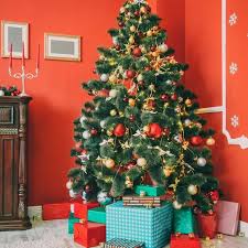 Satu hal yang selalu ada dari tahun ke tahun adalah pohon natal. Selamat Datang Ke Setiap Pohon Natal
