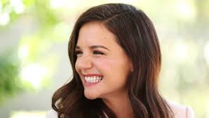 Dawson helps jen make a video for her infant daughter, asking her to never stop loving and dreaming. Katie Holmes Opens Up About Rebooting Dawson S Creek Cafemom Com