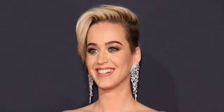 kurze haare stylen sidecut frauen katy perry kurze haare stylen styling kurzes haar frisuren kurze haare stylen