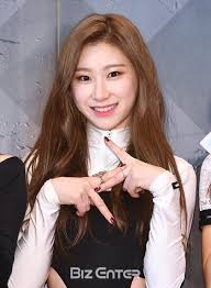 pin oleh muliphain di lee chaeryeong itzy itzy mode wanita wattpad