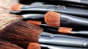 Smokey eyes schminken » 8 schminkanleitungen mit 72 bildern aller schritte! Smokey Eyes Fur Braune Augen Highlights In Braun Fem Com