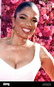 Phenomenal woman hi-res stock photography and images