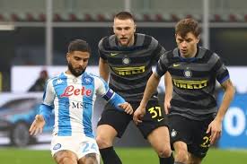 Lautaro martinez came off the bench to score inter's second of the match after d'ambrosio. Inter Vs Napoli Diwarnai Kartu Merah Nerazzurri Menang Berkat Penalti Lukaku Halaman All Kompas Com