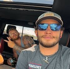 Justin Spence's Instagram, Twitter & Facebook