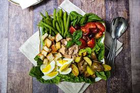 Testen sie unsere kalorienarmen und. Salade Nicoise Nizza Salat Schnelle Einfache Rezepte Rezept Nizza Salat Interessante Salate Schnelle Vegetarische Rezepte