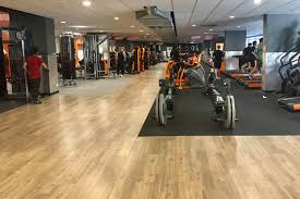 ¿quieres venir al gym y además divertirte entrenando? Basic Fit Gym Basic Fit Courbevoie Rue De Bezons