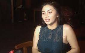 Maybe you would like to learn more about one of these? Gara Gara Kacamata Hitam Ariel Tatum Dinilai Mirip Kylie Jenner Okezone Celebrity