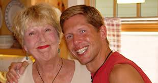 Chick Lit Central: The Go-To-Gay...On Mother's Day