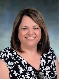 Mandy Kirk's Instagram, Twitter & Facebook