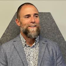 Does anyone work for Cargill and can refer me for a job?