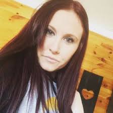 Danielle Breen (daniellebreen90)