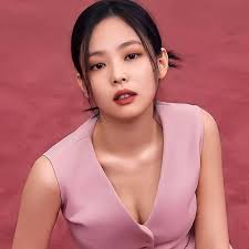 Achieving Academic Success in Entertainment Business