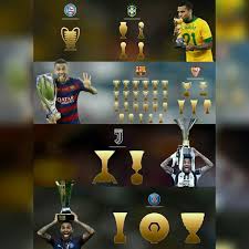 Andrés iniesta est cinquième tandis que lionel messi est septième avec respectivement 31 et 30 titres. Dani Alves Est Le Joueur Le Plus Titre De L Histoire Holiday Decor Calendar Football