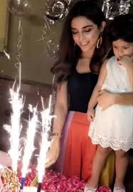 Maya Ali Celebratimg Birthday In 2019 Maya Ali Maya Pink Lehenga