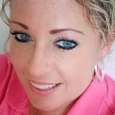 Mindy Lindgren's Instagram, Twitter & Facebook