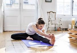 Es una de las técnicas para mantener tu cuerpo y mente en equilibrio, ya. Yoga En Casa La Mejor Disciplina Para Practicar En Tiempos De Pandemia Lifestyle