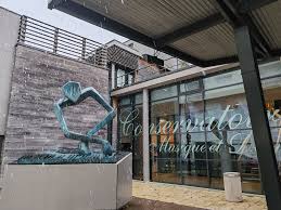 Conservatoire - 🌟 Fermeture du Conservatoire vacances de Noël 🌟 Le Conservatoire de Bourges sera fermé au public du mercredi 25 décembre 2024 au dimanche 5 janvier 2025 inclus 🎄 De ce