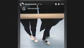 Carla fracci sarà raccontata in carla, le riprese sono appena iniziate, a interpretarla è alessandra mastronardi. Alessandra Mastronardi Will Be Carla Fracci The First Photo On Instagram