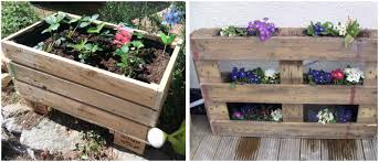 Fabriquer Sa Propre Jardiniere Avec Une Palette En Bois Blogue Lesventes Ca Plants de pétunias annuels dans une balconnière en plastique. palette en bois