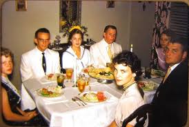 These apps, mains and desserts were popular back when a gallon of milk only cost $0.82! 1950s Missshitsville