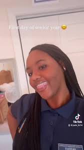 Big senior not the lil one 😝#firstday #senioryear #fypシ #xyzbca  #lastfirstday I recorded this after school because this morning was a bit  much