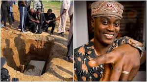 Popular nigerian musician, olanrewaju fasasi, popularly known as sound sultan, has been buried. 7sr2wllr0h3z8m