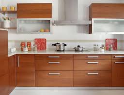Desde luego, la madera no sólo es perfecta en ambientes rústicos. Cocinas Modernas De Madera