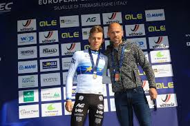 De belg liet van der poel daarmee zes punten achter zich en zijn. Veldritkrant Be Nieuws Thibau Nys Komt In Actie Op Zaterdag En Zondag