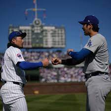 MLB Japan | #大谷翔平 と #鈴木誠也 のツーショット！！  同い年のライバルであり、良き友でもある2人がリグレー・フィールドでグータッチを交わしました🤜🤛 #日本人選手情報 📷: @cubs |  Instagram