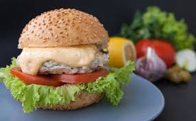 Hamburger Marocain Recette De Burger Au Poulet Et Olives Recette Recette Burger Recette Recette Olives