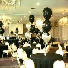 Black And Gold Party Set Up 15f48784a0cd70dd04c1a3c00cc6cdc9 Jpg 300 300 White Wedding Decorations Black And Gold Centerpieces Black White Wedding Decorations