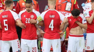 El jugador de dinamarca se desplomó en pleno partido y empezaron a cuando estaba por terminar el primer tiempo del partido entre dinamarca y finlandia por la. Skoq01nedv70sm