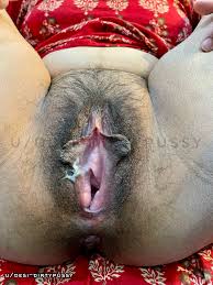 My Indian pussy is always dirty, and its a pleasure to show it to lovers  of dirty pussy 🦋🤭💦 : rdirtypussy