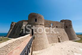 Se clicchi su ok acconsenti all'uso dei cookie. Ortona Chieti Abruzzen Italien Burg Castello Aragon Genannt Stockfotos Freeimages Com