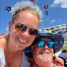 Amy's Wedding Plans and Siblings' Reactions to Her Venue Choice