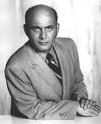 This list includes all of the the king of queens main actors and actresses, so if they are an integral part of the show you'll find them below. Gavin Macleod Wikipedia