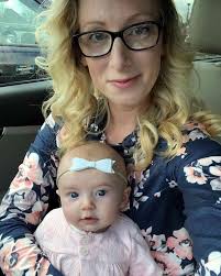 Mom Honors Stillborn Daughter With Glitter-Filled Photo Shoot