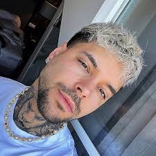 Simon Decker's Instagram, Twitter & Facebook