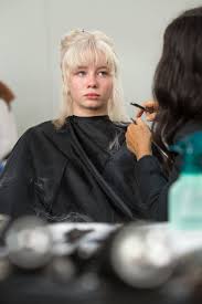 Nach umstyling gntm sally erkennt sich selbst kaum wieder gntm 2018 so sieht zoe nach dem umstyling aus foto garmisch radikaler denn je so reagieren gntm girls auf neue looks gntm. Prosieben No Twitter Edgy Cool Elegant Oder Suss Wie Sehen Die Gntm Kandidatinnen Nach Dem Umstyling Aus Zoe Wird Zu Einem Edgy Model Im 80s Look Vermisst Sie Ihre Langen Haare Heute Bei