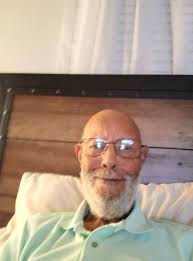 I'm 40 and he looks younger than me 😪 He looks amazing and youthful for 88