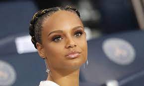 La capitale espagnole est l'une des plus belles du monde la nuit. Alicia Aylies Une Des Plus Belles Femmes De France Black Women Magazine Le Magazine De La Femme Black Mode Beaute People Culture Sante Love Sex Lifestyle Food Mamans Enfants