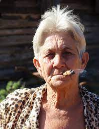 We found that cbo.oma.by is poorly 'socialized' in. Oma Mit Zigarre Foto Bild Monatswettbewerbe 2018 11 Falten Nichts Als Falten Bilder Auf Fotocommunity