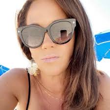 Leslie Ellis Dixon (@lesliedixon)