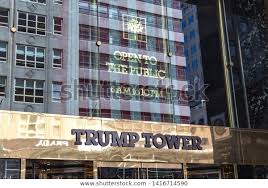 New York Usa May 15 2019 Low Angle Of The Gold Facade Of Trump Tower The Skyscraper Home To Trump Organization Political Headqu En 2020 Fotos Empire State Empire